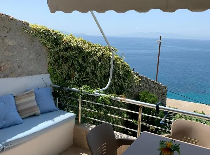 Blue Sea Apartment *